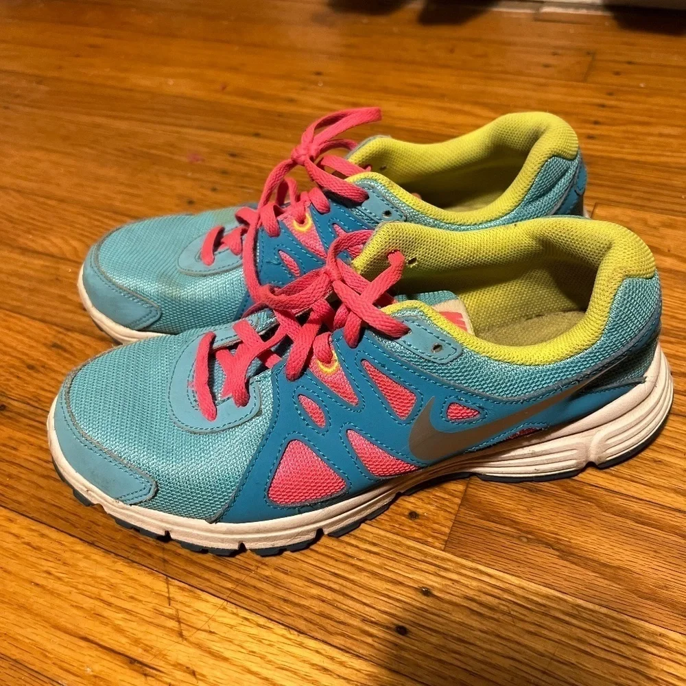Nike youth sneakers size 7